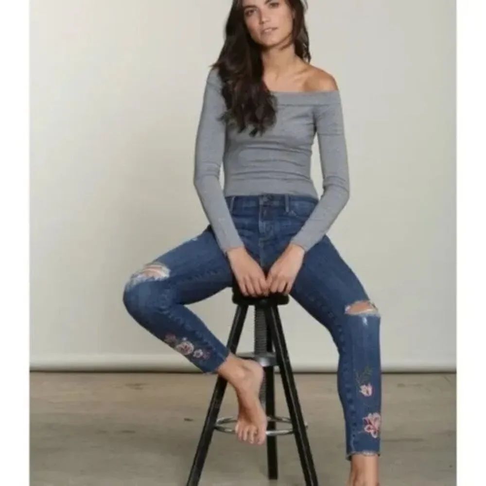 ✨Driftwood Rosalee Floral Distressed Jackie Jeans✨
